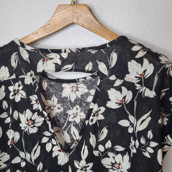 Maurices Size Large Black Floral‎ Print Top - Picture 11 of 11